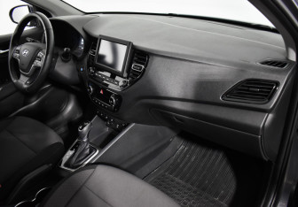 Подержанный автомобиль Hyundai Solaris Sedan 2020 года (12 фото)