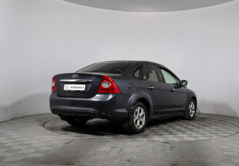 Подержанный автомобиль Ford Focus Sedan 2008 года (5 фото)