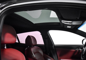 Подержанный автомобиль Kia Stinger 2019 года (20 фото)
