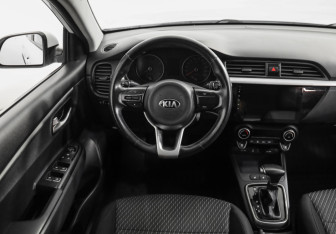 Подержанный автомобиль Kia Rio Hatchback 2017 года (11 фото)