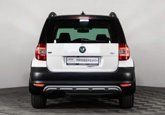 Подержанный автомобиль Skoda Yeti 2012 года (6 фото)
