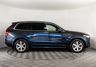Подержанный автомобиль Volvo XC90 2021 года (5 фото)