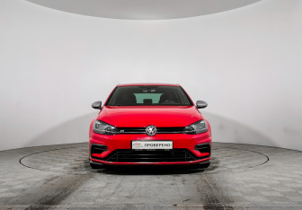 Подержанный автомобиль Volkswagen Golf R Hatchback 2019 года (2 фото)
