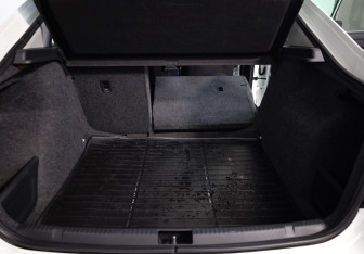 Подержанный автомобиль Skoda Rapid Liftback 2015 года (20 фото)