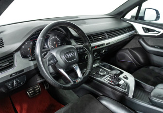 Подержанный автомобиль Audi Q7 2018 года (11 фото)