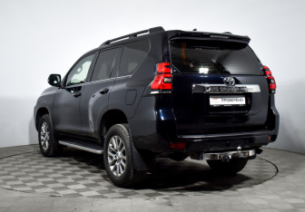 Подержанный автомобиль Toyota Land Cruiser Prado 2019 года (7 фото)