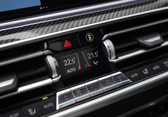 Подержанный автомобиль BMW X6 2020 года (18 фото)