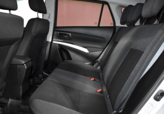 Подержанный автомобиль Suzuki SX4 Hatchback 2019 года (11 фото)