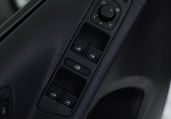 Подержанный автомобиль Volkswagen Tiguan 2015 года (22 фото)