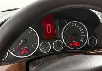 Подержанный автомобиль Volkswagen Touareg 2008 года (19 фото)