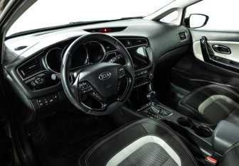 Подержанный автомобиль Kia Ceed Wagon 2017 года (11 фото)