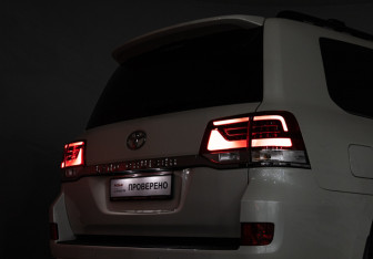 Подержанный автомобиль Toyota Land Cruiser Suv 2018 года (31 фото)