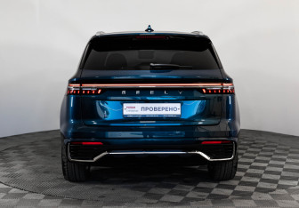 Подержанный автомобиль Geely Monjaro 2021 года (8 фото)