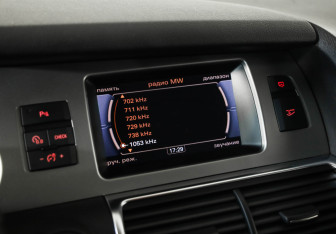 Подержанный автомобиль Audi Q7 2014 года (13 фото)