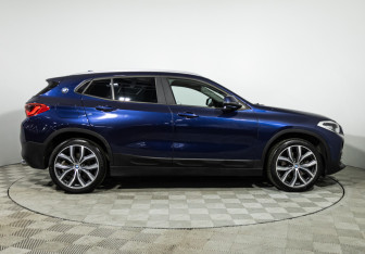 Подержанный автомобиль BMW X2 2018 года (4 фото)