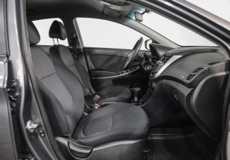 Подержанный автомобиль Hyundai Solaris Sedan 2014 года (17 фото)