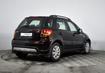 Подержанный автомобиль Suzuki SX4 Hatchback 2013 года (5 фото)