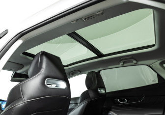 Подержанный автомобиль Changan UNI-K 2023 года (26 фото)