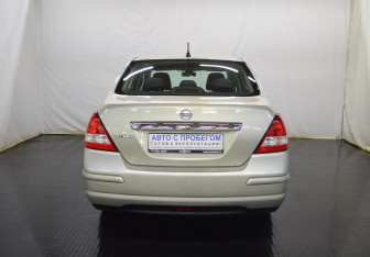 Подержанный автомобиль Nissan Tiida Sedan 2008 года (6 фото)