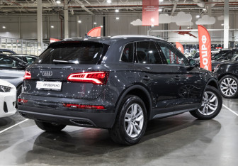 Подержанный автомобиль Audi Q5 2019 года (7 фото)