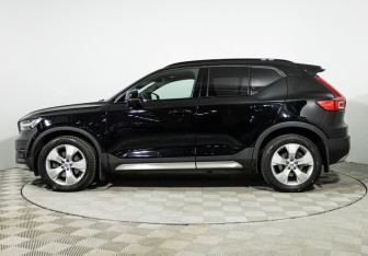 Подержанный автомобиль Volvo XC40 2018 года (8 фото)