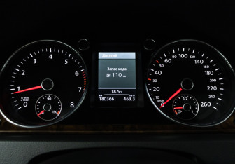 Подержанный автомобиль Volkswagen Passat Sedan 2011 года (12 фото)