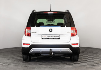 Подержанный автомобиль Skoda Yeti 2015 года (6 фото)
