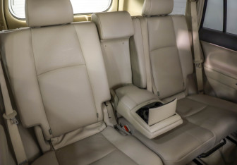 Подержанный автомобиль Toyota Land Cruiser Prado 2018 года (32 фото)