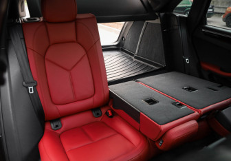 Подержанный автомобиль Porsche Macan 2016 года (32 фото)