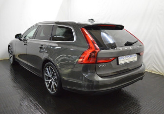 Подержанный автомобиль Volvo V90 2018 года (7 фото)