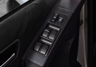 Подержанный автомобиль Toyota Corolla Verso 2007 года (13 фото)