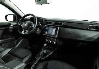 Подержанный автомобиль Renault Arkana 2019 года (9 фото)