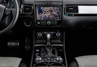 Подержанный автомобиль Volkswagen Touareg 2017 года (13 фото)