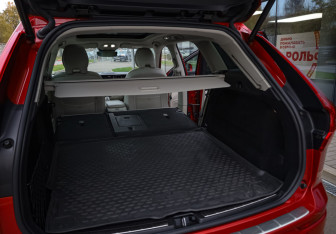 Подержанный автомобиль Volvo XC60 2021 года (30 фото)