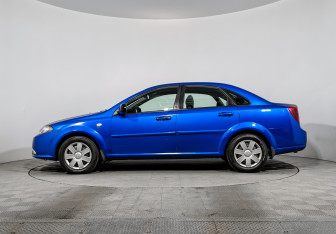 Подержанный автомобиль Daewoo Gentra Sedan 2014 года (8 фото)