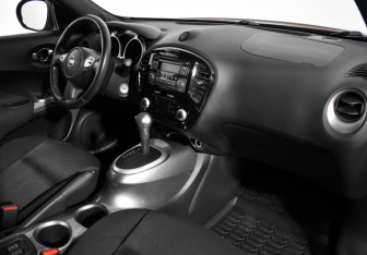 Подержанный автомобиль Nissan Juke 2013 года (12 фото)