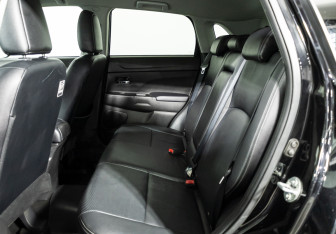 Подержанный автомобиль Mitsubishi ASX 2014 года (10 фото)