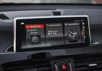 Подержанный автомобиль BMW X1 2019 года (14 фото)