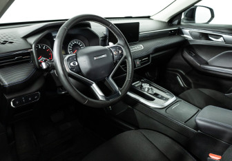 Подержанный автомобиль Haval Jolion 2024 года (11 фото)