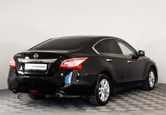 Подержанный автомобиль Nissan Teana 2014 года (4 фото)