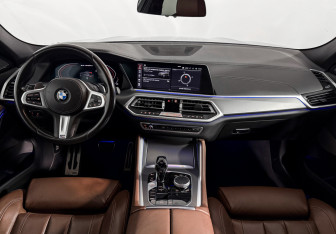Подержанный автомобиль BMW X6 2020 года (16 фото)