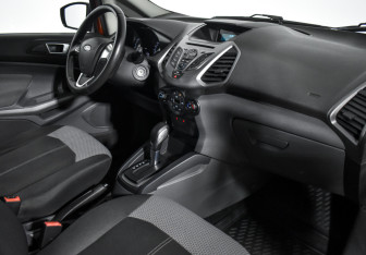 Подержанный автомобиль Ford EcoSport 2015 года (13 фото)