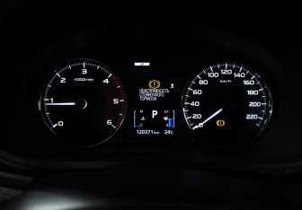 Подержанный автомобиль Mitsubishi Pajero Sport 2017 года (12 фото)