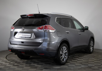 Подержанный автомобиль Nissan X-Trail 2015 года (5 фото)