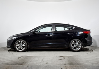 Подержанный автомобиль Hyundai Elantra Sedan 2018 года (8 фото)