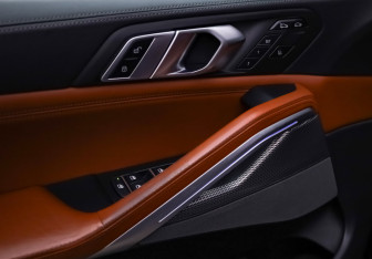 Подержанный автомобиль BMW X6 2021 года (29 фото)