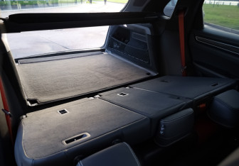 Подержанный автомобиль Porsche Cayenne 2021 года (34 фото)