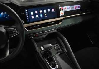 Подержанный автомобиль Geely Monjaro 2023 года (25 фото)