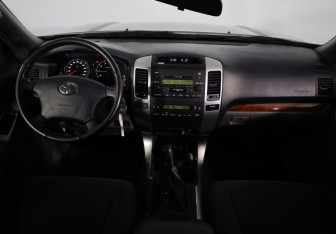 Подержанный автомобиль Toyota Land Cruiser Prado 2007 года (9 фото)