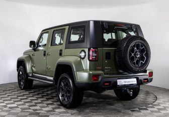 Подержанный автомобиль BAIC BJ40 2024 года (7 фото)